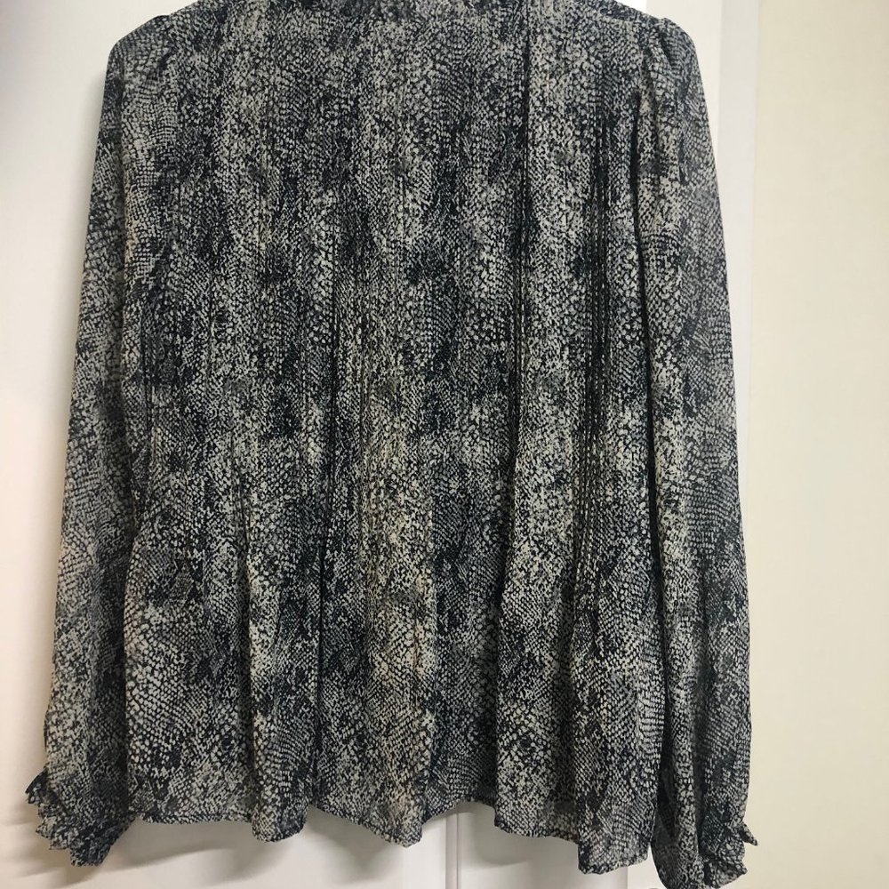Mango Printed pleated blouse - Size 4 - Picture 16 of 16